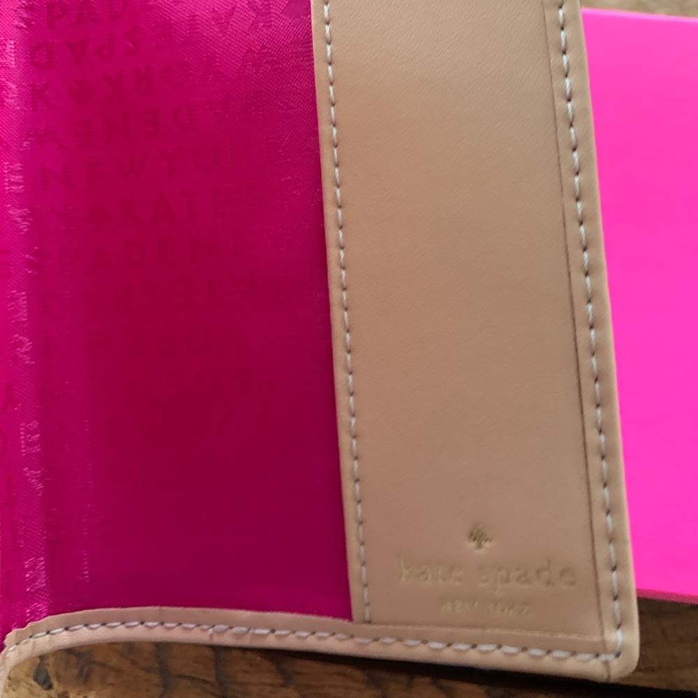 RARE! Kate Spade Passport Holder in GIFT BOX Red Leather - Picture 12 of 15